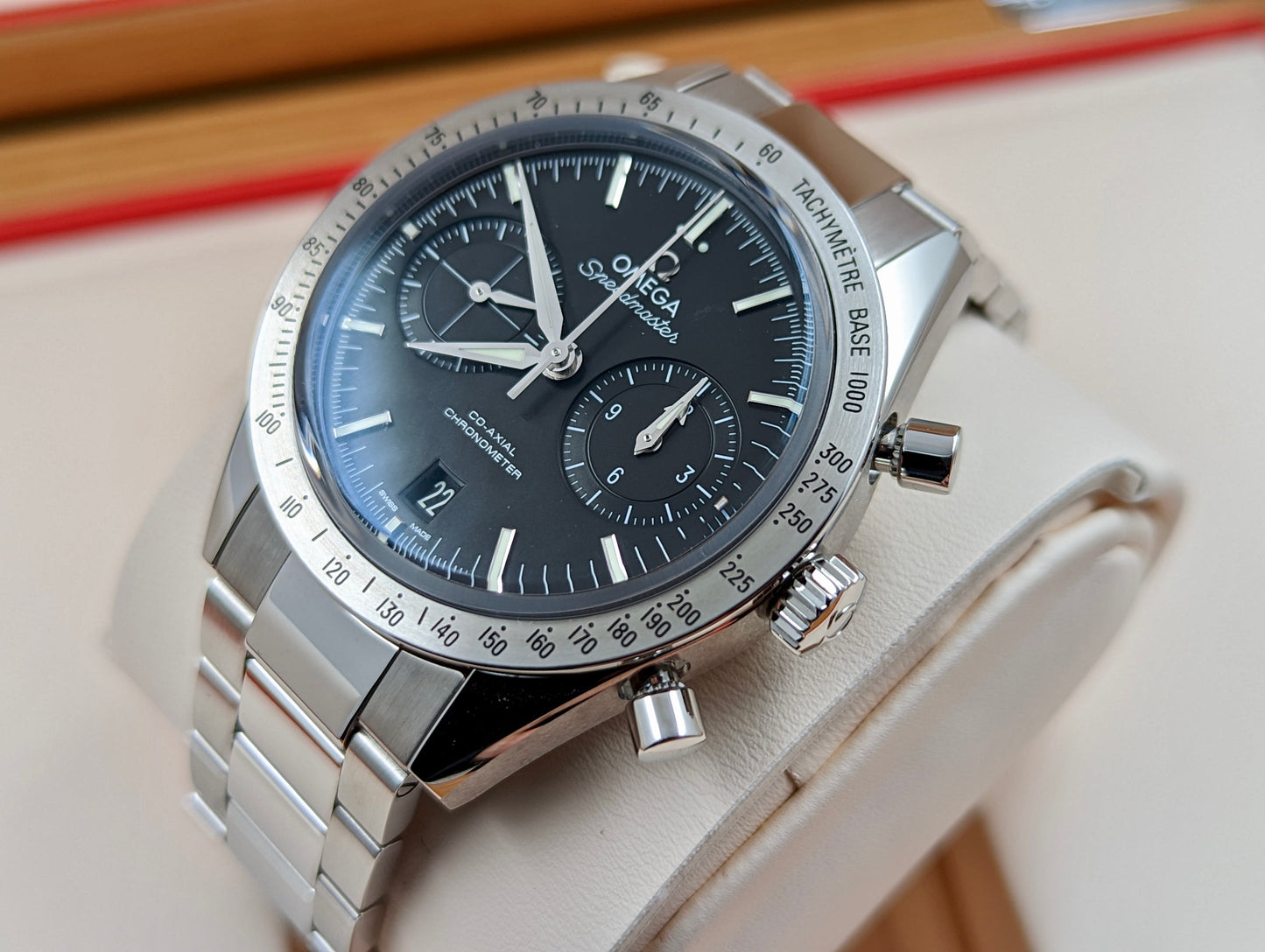 Omega Speedmaster Silver Black Dial Metal